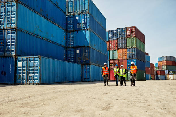 ISO-Container heben: Sichere Lösungen mit mobilen Hubsäulen