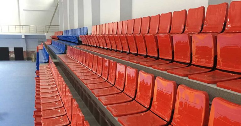 Tribüne für Sporthalle – Komfortable Sitzplätze für Schulen, Vereine und Events
